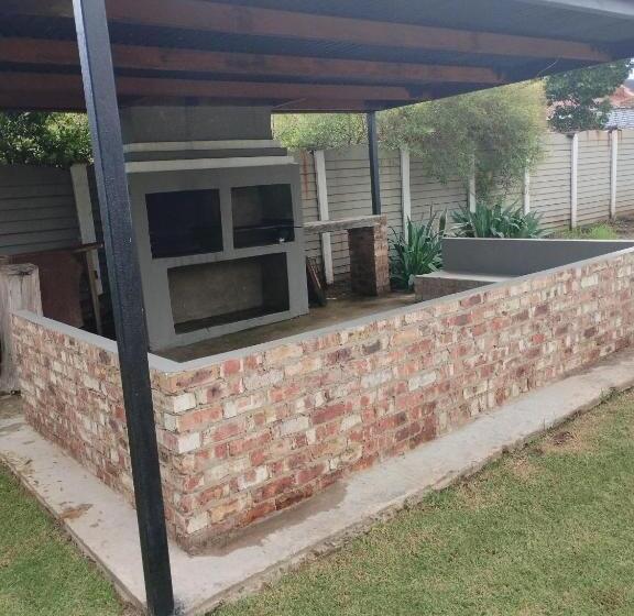 Ditsaleng Bed And Breakfast