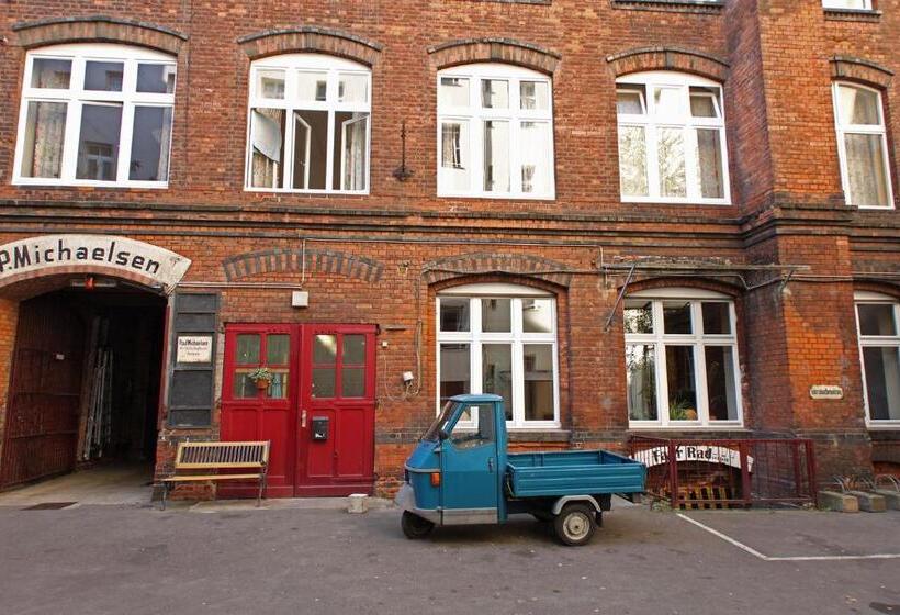 هتل Die Fabrik Hostel