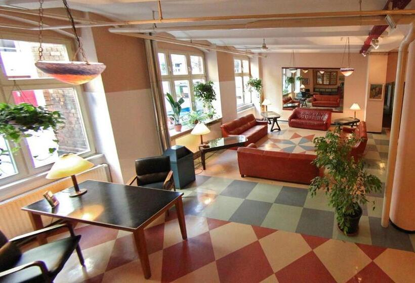 هتل Die Fabrik Hostel