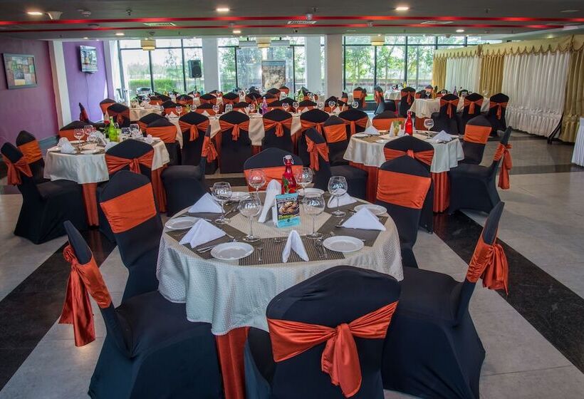 Hotell Hide Away Suites