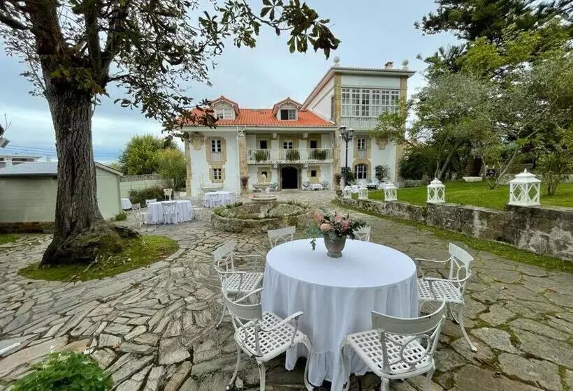 هتل Hosteria De Arnuero