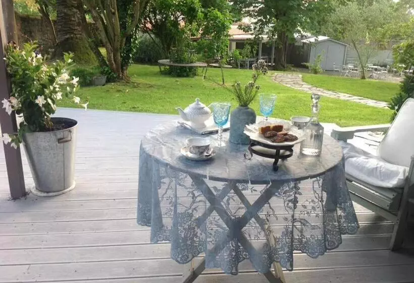 هتل Hosteria De Arnuero