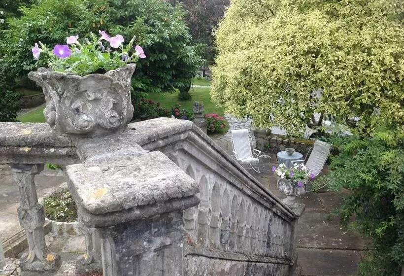 هتل Hosteria De Arnuero