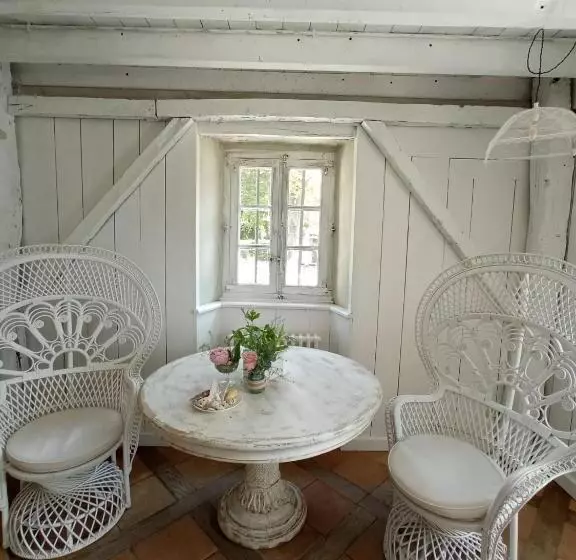 هتل Hosteria De Arnuero