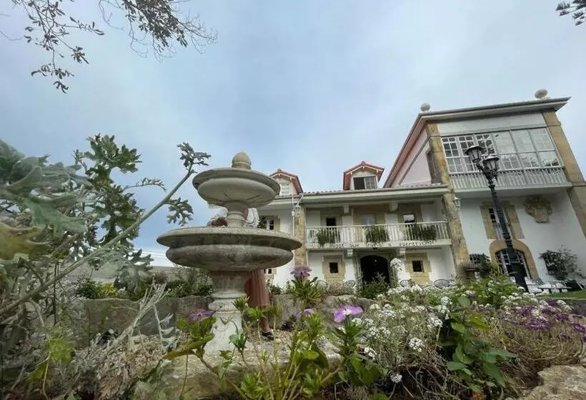 هتل Hosteria De Arnuero