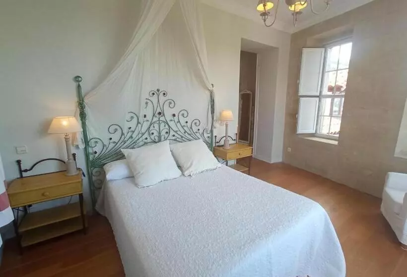 هتل Hosteria De Arnuero