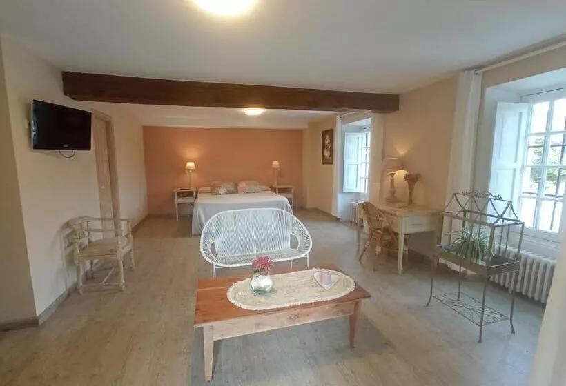 هتل Hosteria De Arnuero