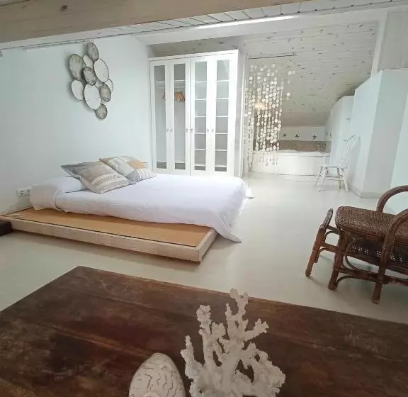 هتل Hosteria De Arnuero