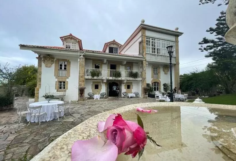 هتل Hosteria De Arnuero