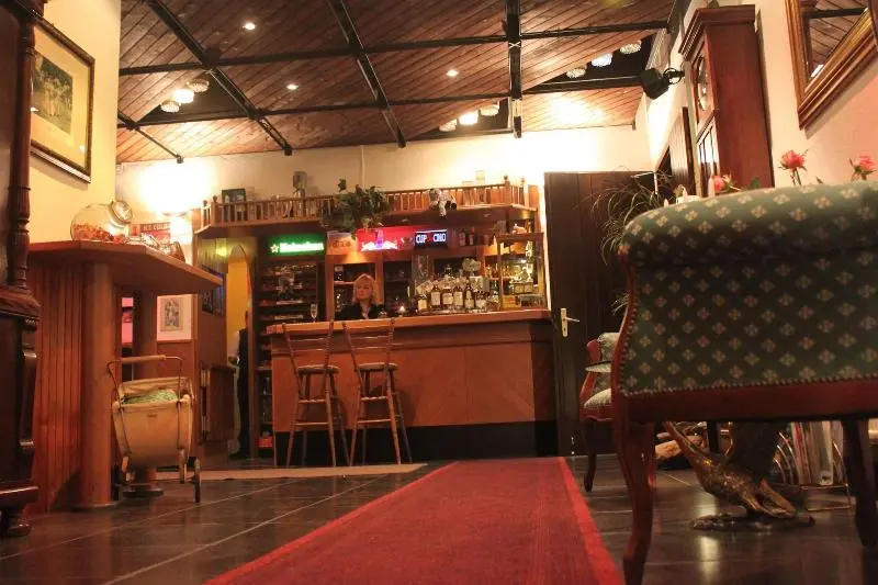 ホテル Pension Und Restaurant Die Burg