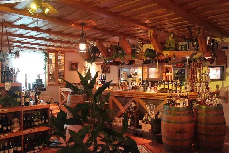 ホテル Pension Und Restaurant Die Burg
