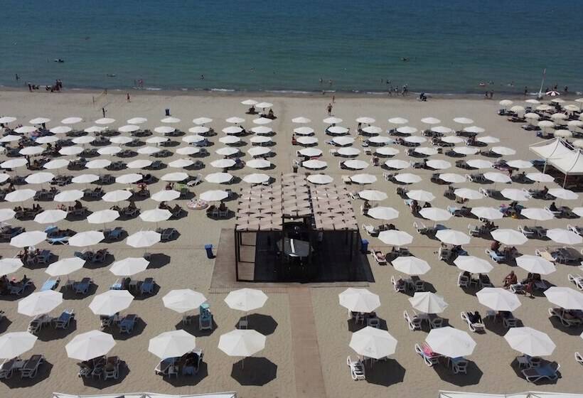 Отель Premium Beach
