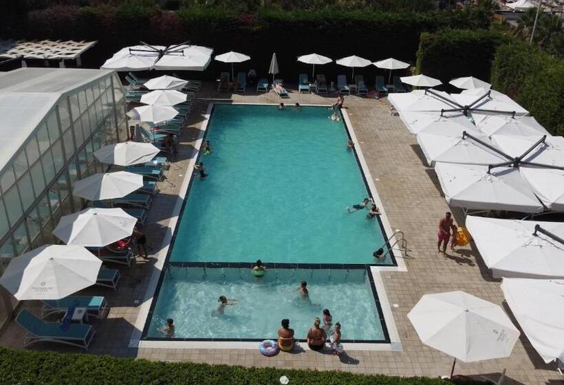 Отель Premium Beach