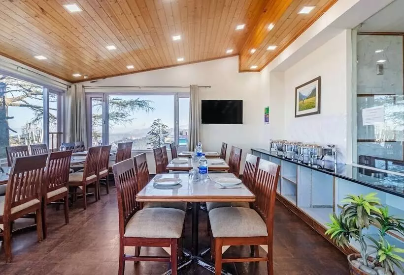 Hotelli Treebo Maharaja, Near Mall Road