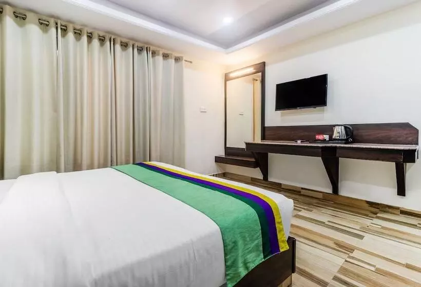 Hotelli Treebo Maharaja, Near Mall Road