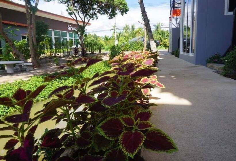 مُتل Meephawa Resort