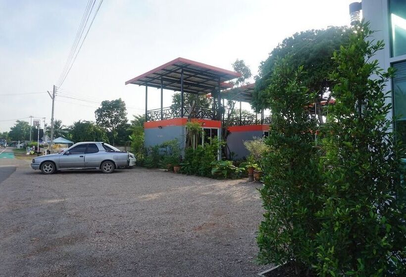 مُتل Meephawa Resort