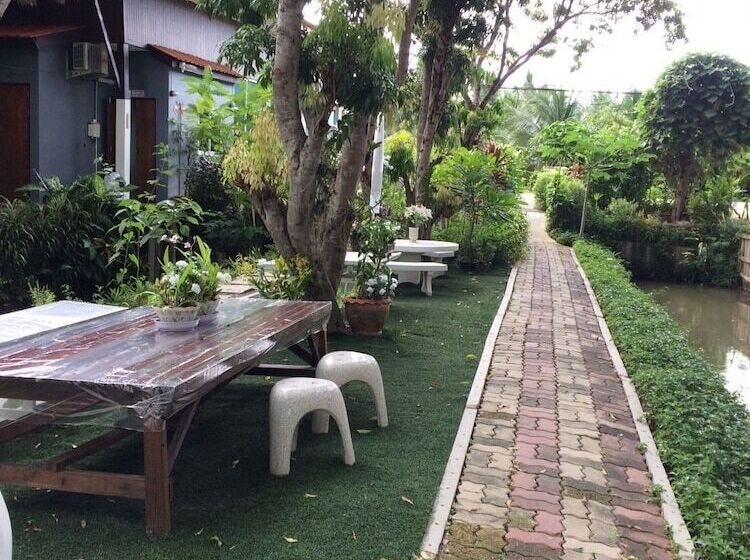 مُتل Meephawa Resort