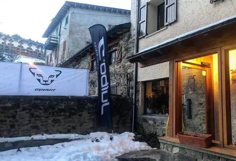 Xalet Refugi U.e.c.   Hostel