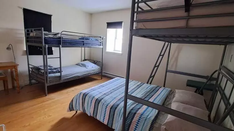 Auberge De Jeunesse Magog Orford Hostel