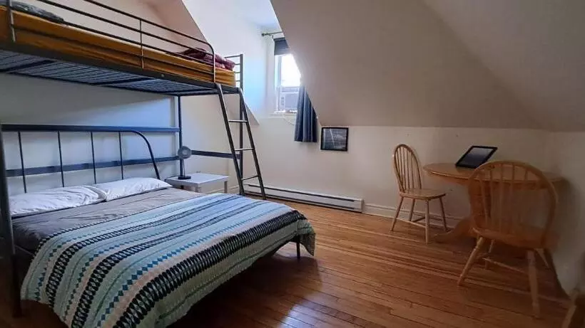 Auberge De Jeunesse Magog Orford Hostel