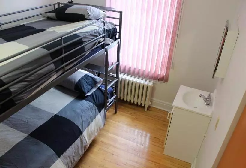 Auberge De Jeunesse Magog Orford Hostel