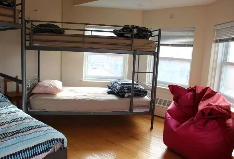 Auberge De Jeunesse Magog Orford Hostel