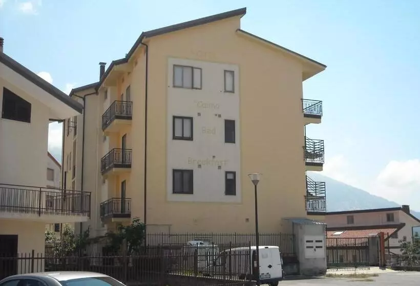 Hotelli Caimo Bed Breakfast