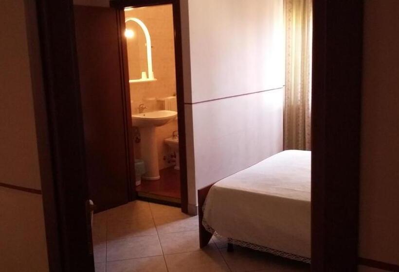 ホテル Caimo Bed Breakfast