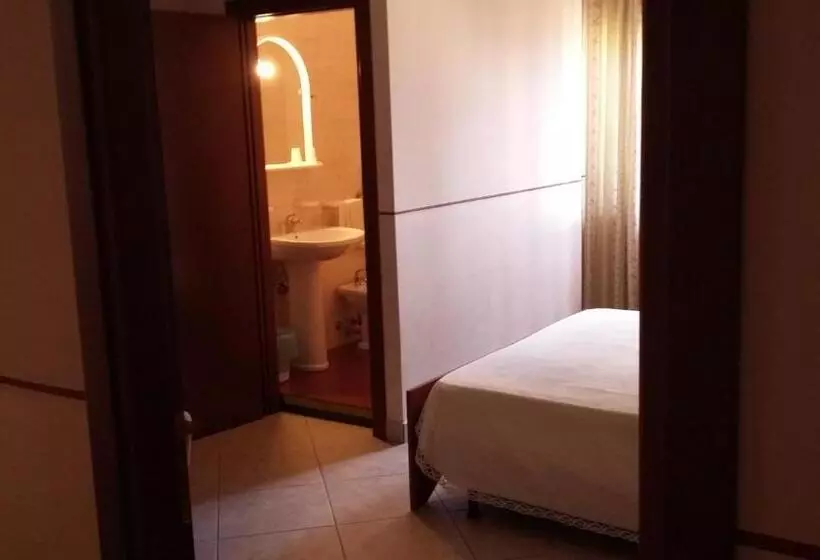 Hotelli Caimo Bed Breakfast