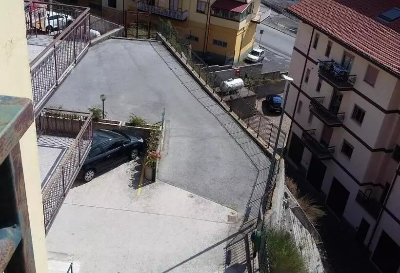 Hotelli Caimo Bed Breakfast