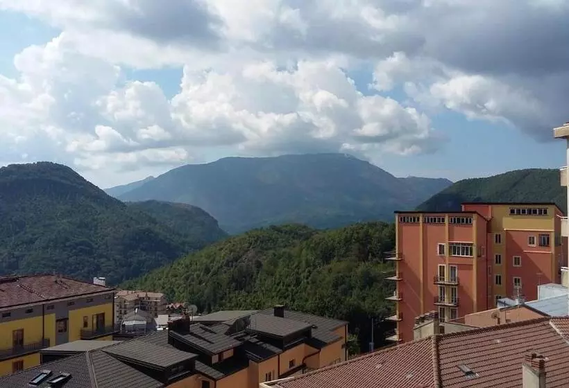 Hotelli Caimo Bed Breakfast