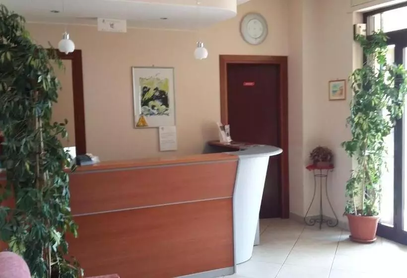 Hotelli Caimo Bed Breakfast