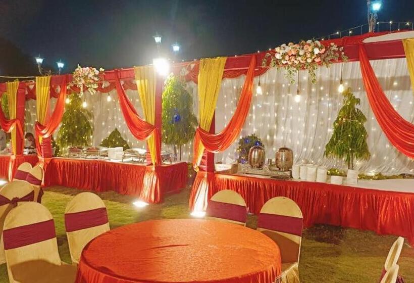 هتل The Kannelite