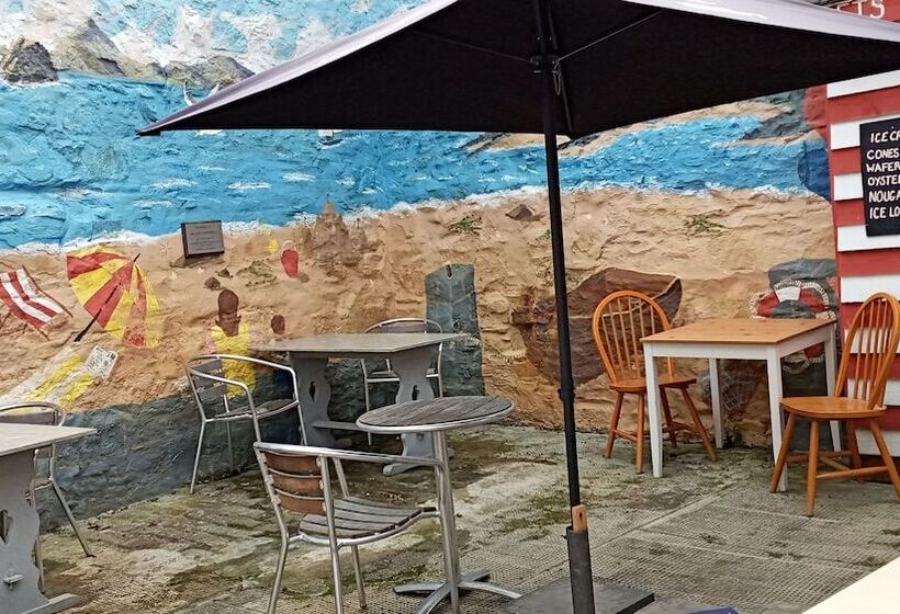 בית מלון כפרי The Royal