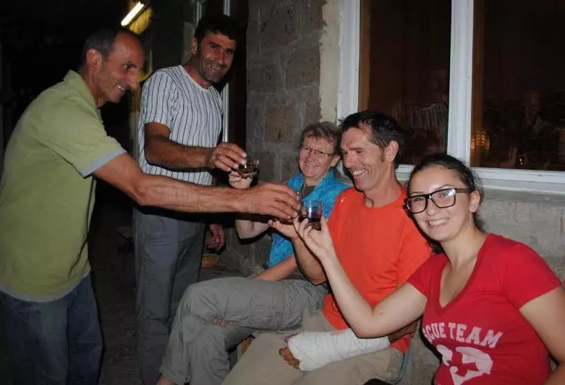 تختخواب و صبحانه Green Gables Martuni