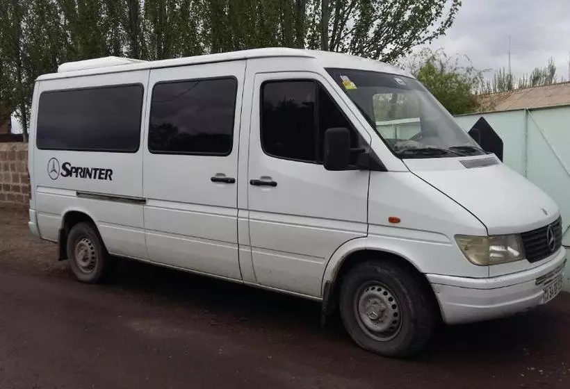 تختخواب و صبحانه Green Gables Martuni