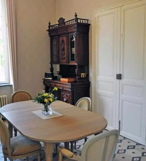 تختخواب و صبحانه Maison Matisse