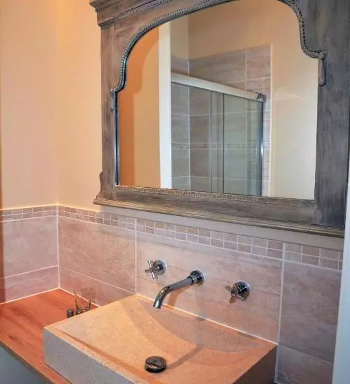 تختخواب و صبحانه Maison Matisse