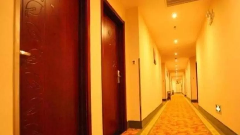 Hotelli Greentree Inn Suzhou Wujiang Zhenze Town Zhennan Road Express