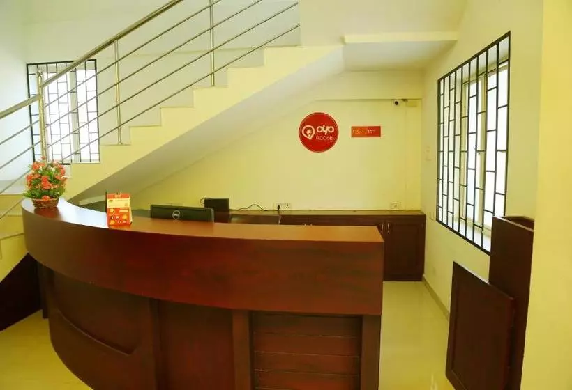 ホテル Oyo Rooms Near Guruvayur Railway Station