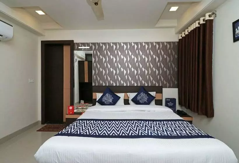 ホテル Oyo Rooms Opp Kedar Dham Massani Chowraha