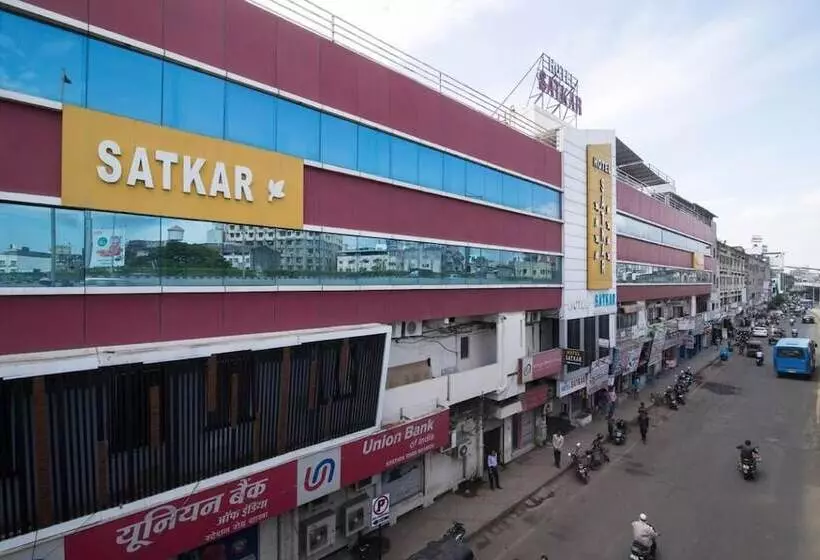 ホテル Satkar