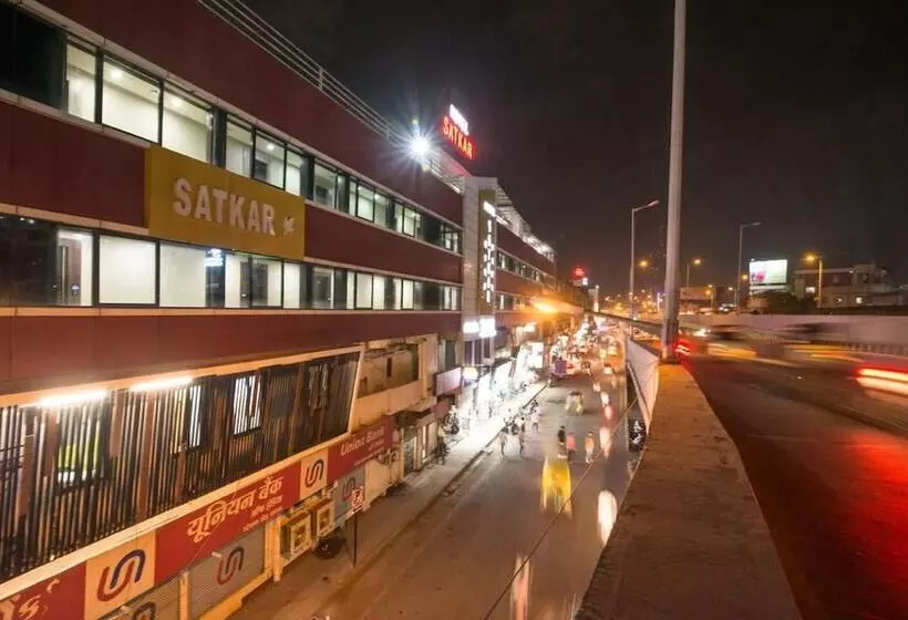 ホテル Satkar