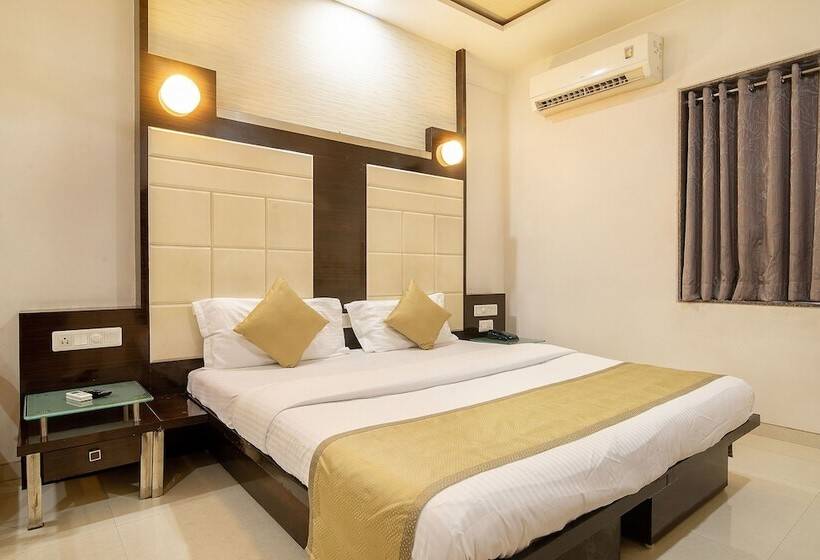 בית מלון כפרי Satkar