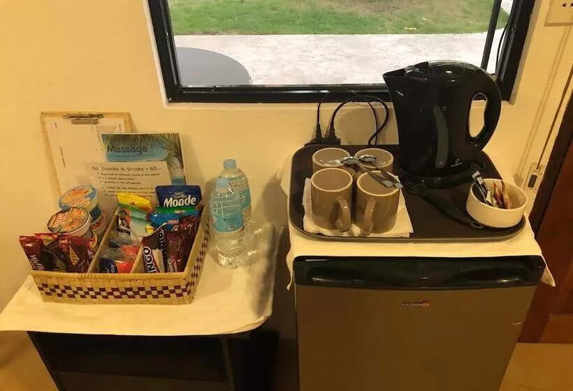 Parrot Resort Moalboal