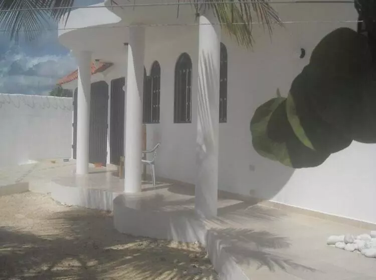 هاستل Guesthouse Villa La Isla