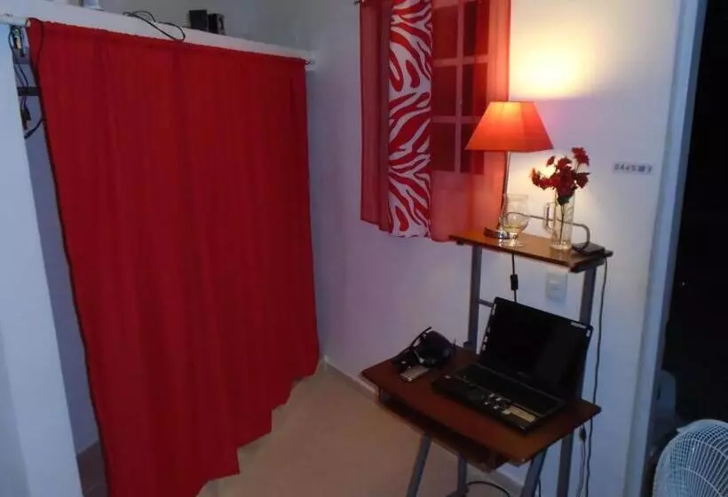 هاستل Guesthouse Villa La Isla