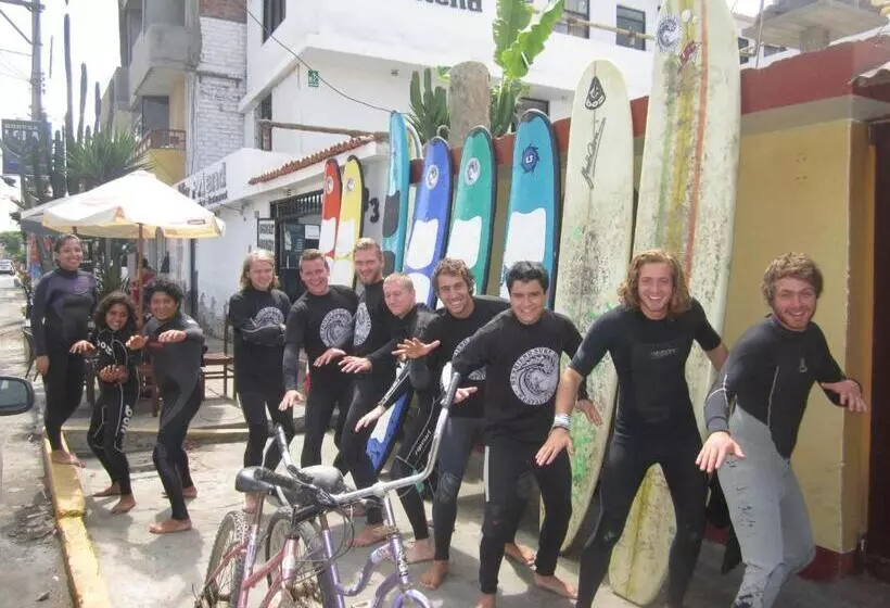 هاستل My Friend Surf Hostal