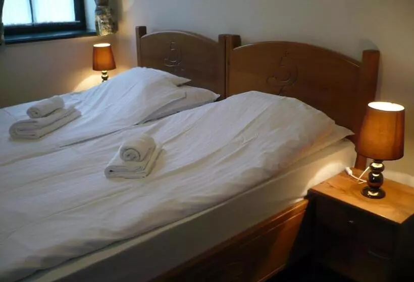 Aamiaismajoitus (B&B) St. Hubertus étterem és Panzió